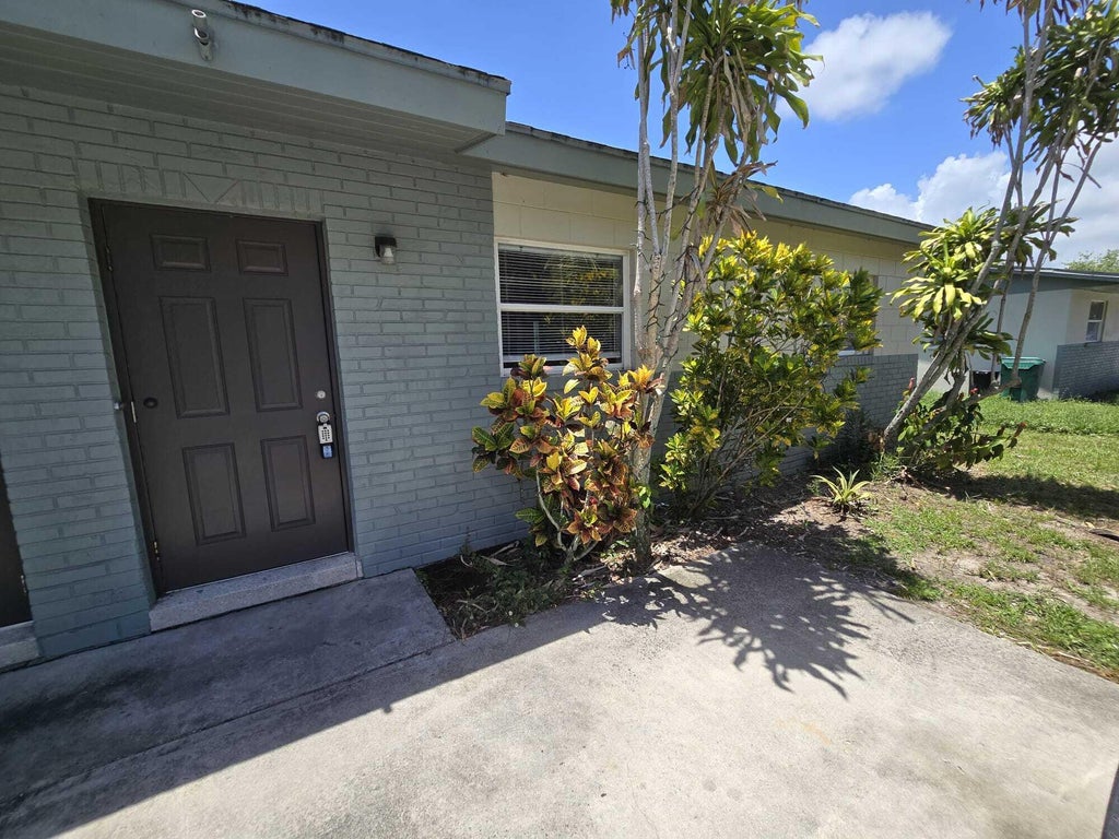 Photo of 4003 AVENUE I #A, Fort Pierce, FL 34947 (MLS # B26073501)