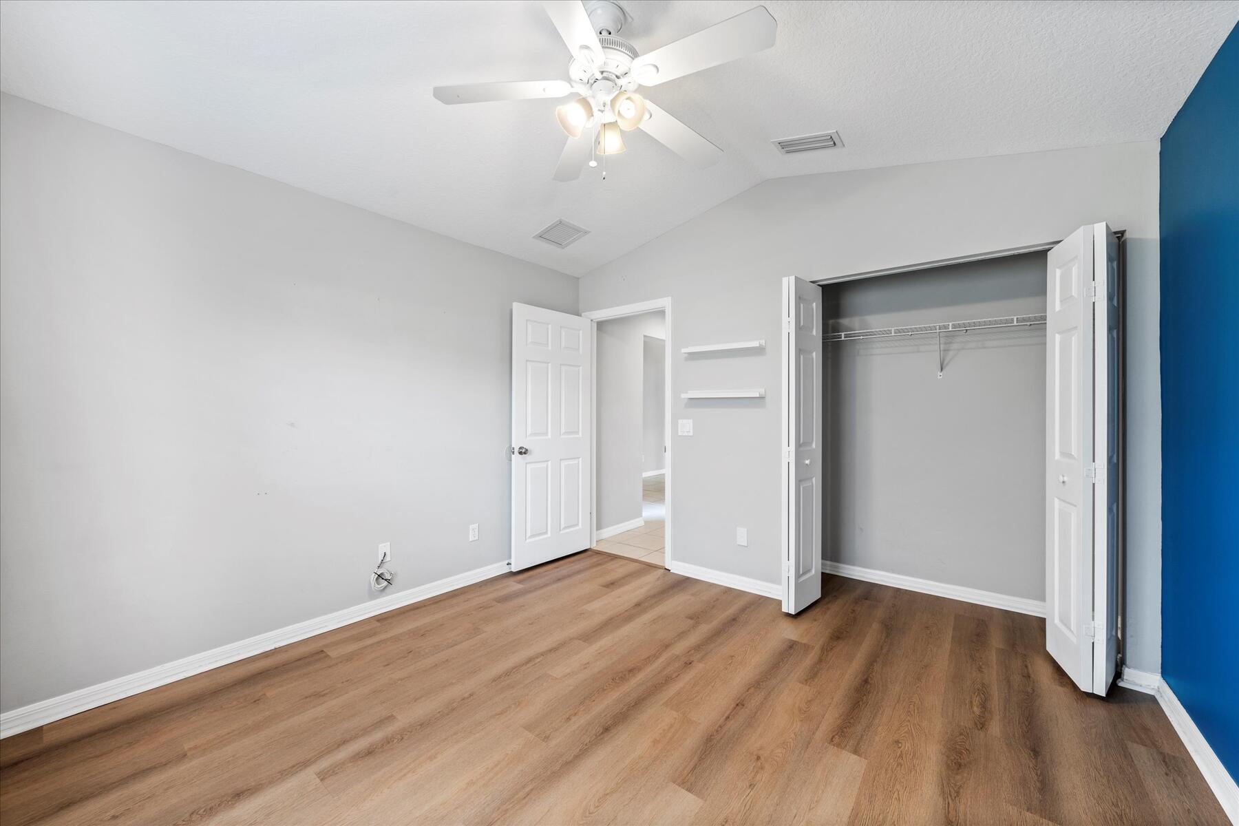 446 Lexington Avenue SW, Vero Beach, FL, 32962/$423,900 3 446 Lexington Avenue SW