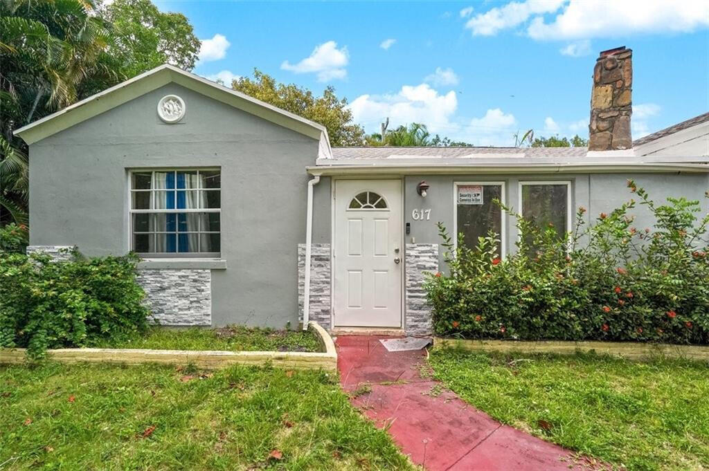 Photo of 617 LAKESIDE Harbor, Boynton Beach, FL 33435 (MLS # B26079027)