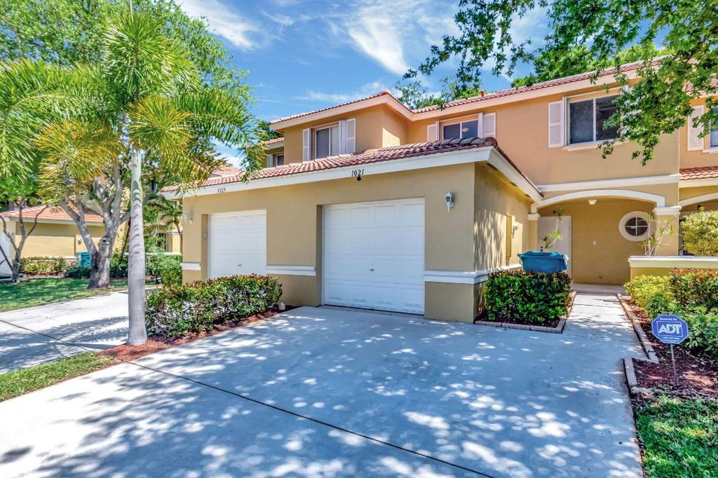 Photo of 1021 Arezzo Circle, Boynton Beach, FL 33436 (MLS # R11073088)