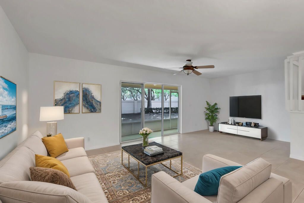 Photo of 1021 Arezzo Circle, Boynton Beach, FL 33436 (MLS # R11073088)