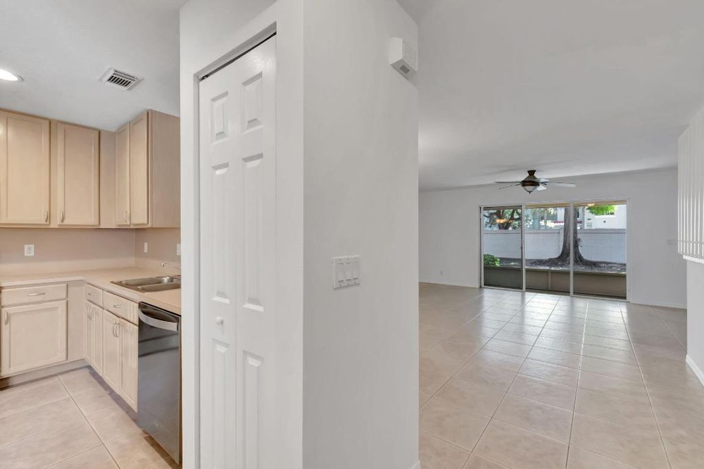 Photo of 1021 Arezzo Circle, Boynton Beach, FL 33436 (MLS # R11073088)