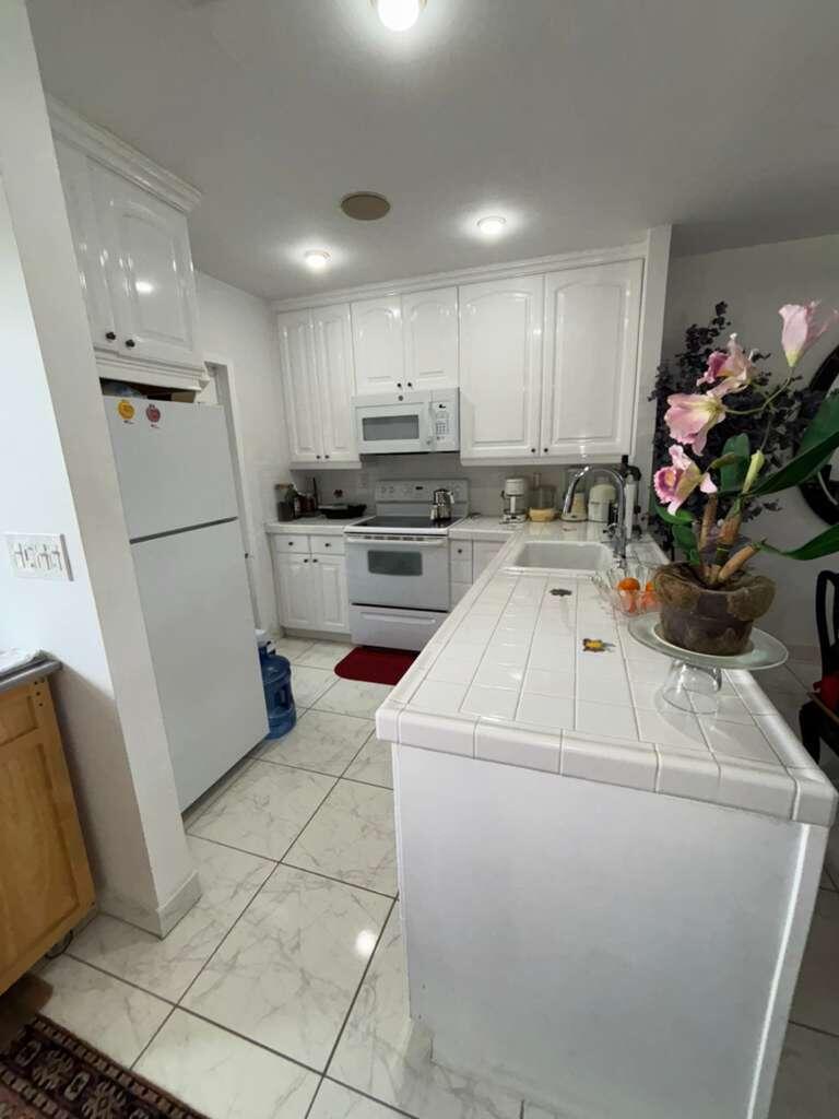 SEAGRAPE GARDENS CONDO - Residential