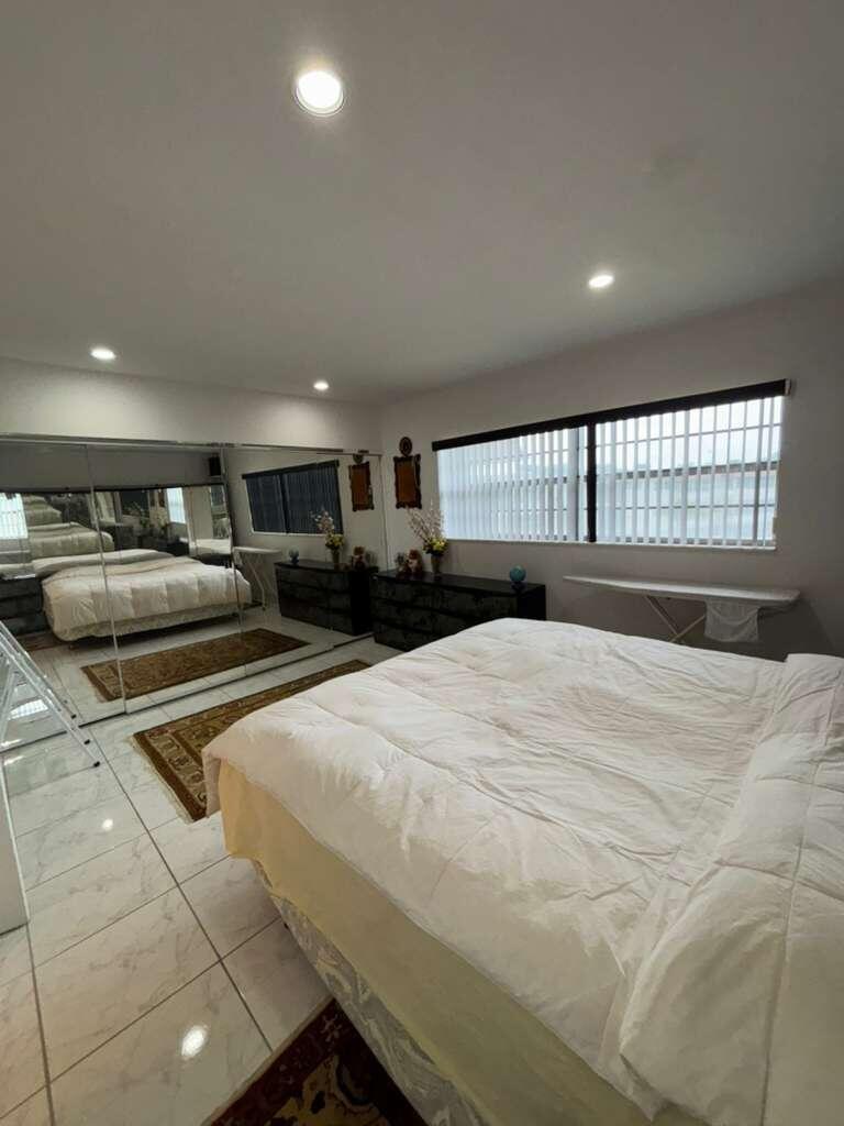 SEAGRAPE GARDENS CONDO - Residential