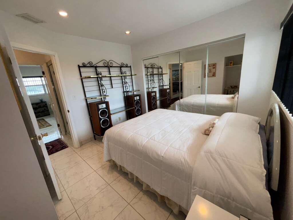 SEAGRAPE GARDENS CONDO - Residential