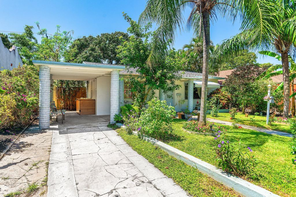 Photo of 418 Kern Street, West Palm Beach, FL 33405 (MLS # B26022413)