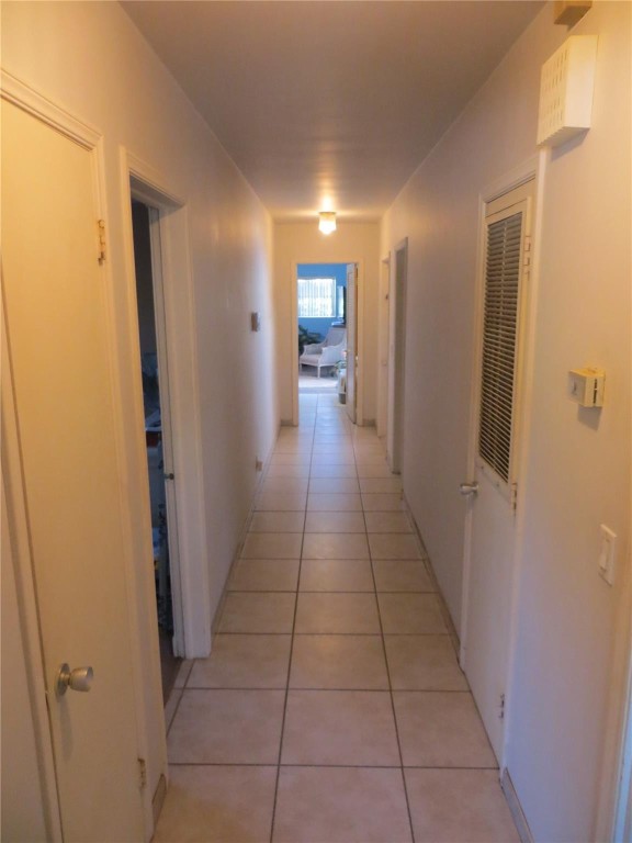 HOLLYWOOD LAKES SEC - Residential