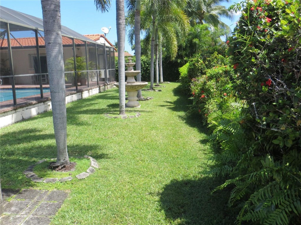 HOLLYWOOD LAKES SEC - Residential