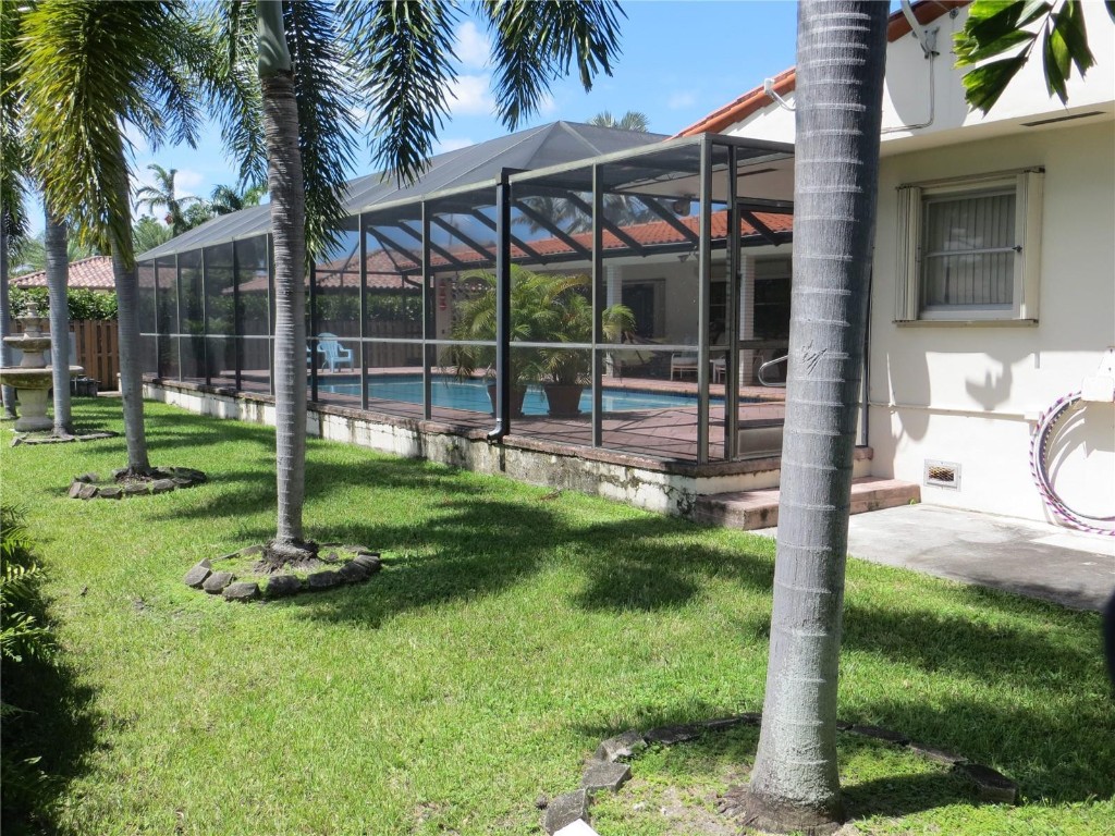 HOLLYWOOD LAKES SEC - Residential