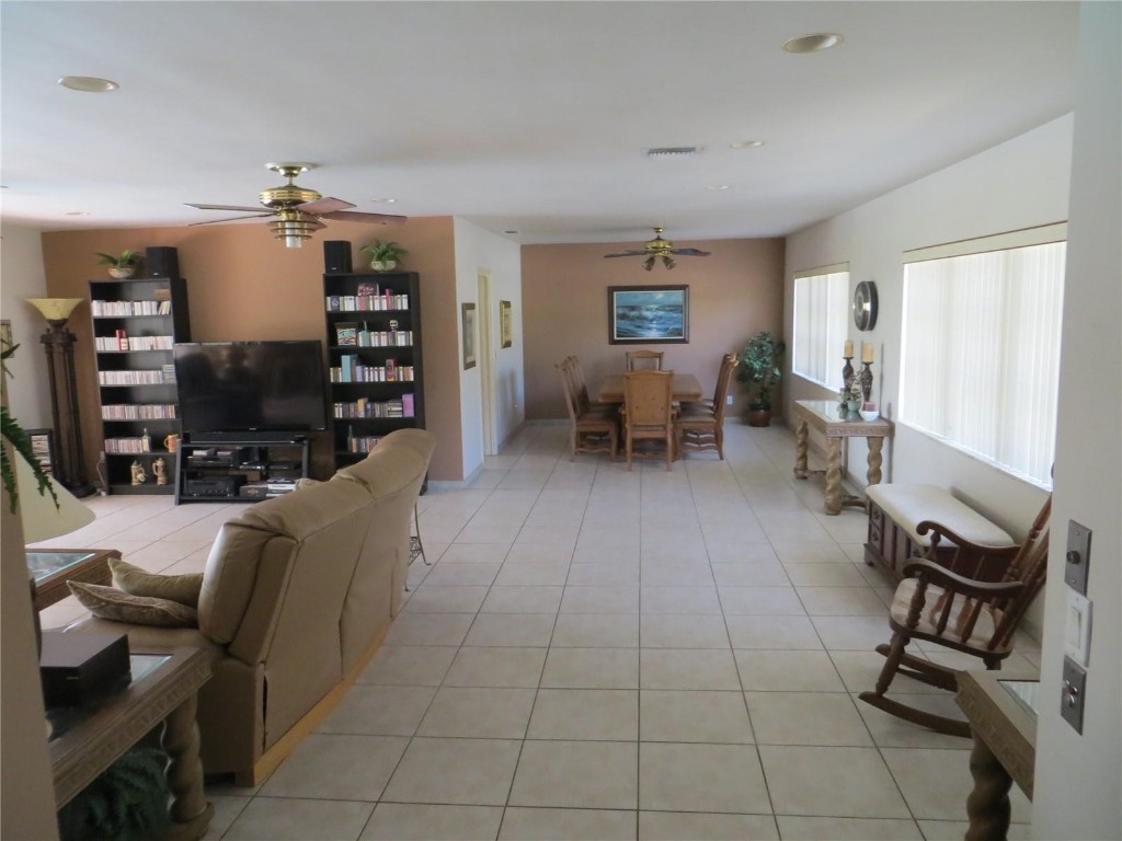 HOLLYWOOD LAKES SEC - Residential