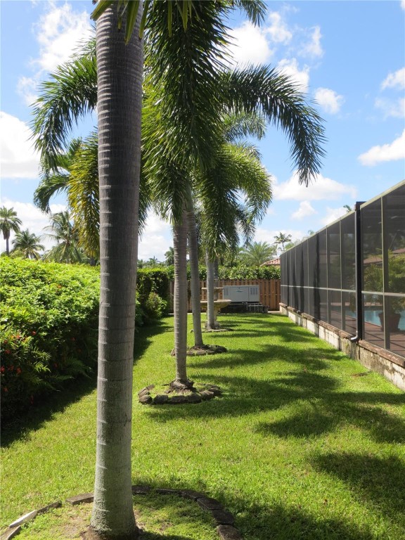 HOLLYWOOD LAKES SEC - Residential