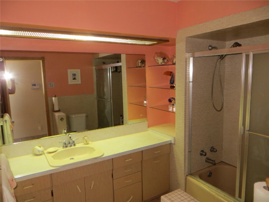 HOLLYWOOD LAKES SEC - Residential