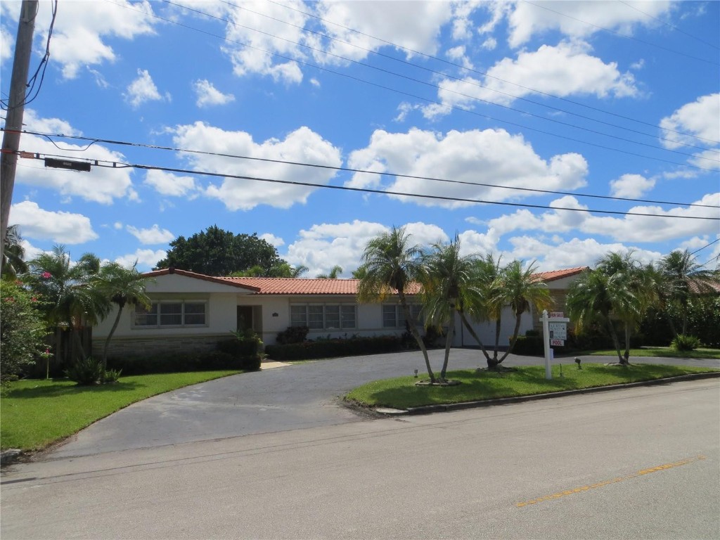 HOLLYWOOD LAKES SEC - Residential