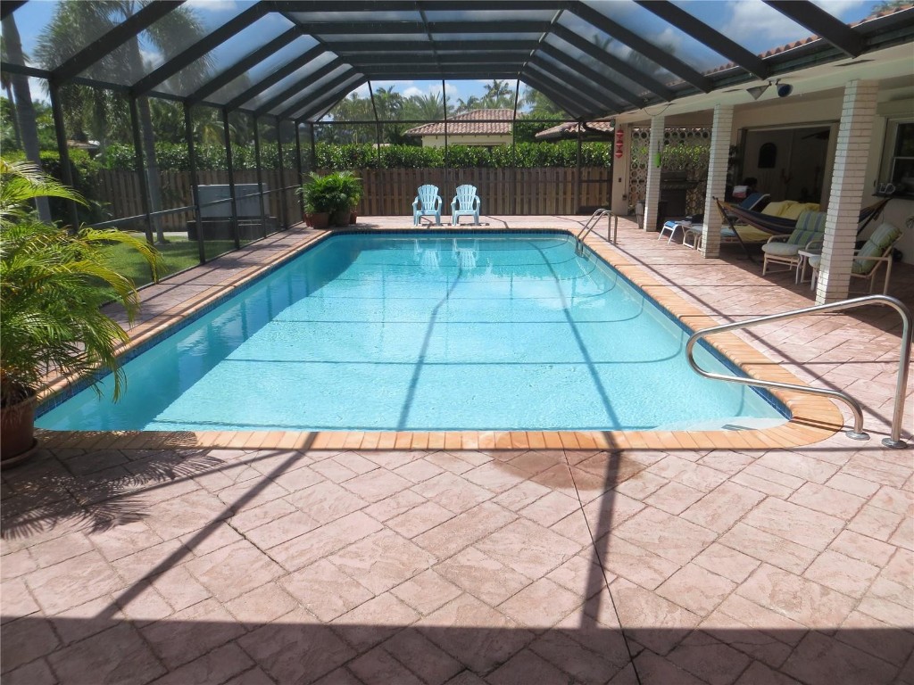 HOLLYWOOD LAKES SEC - Residential