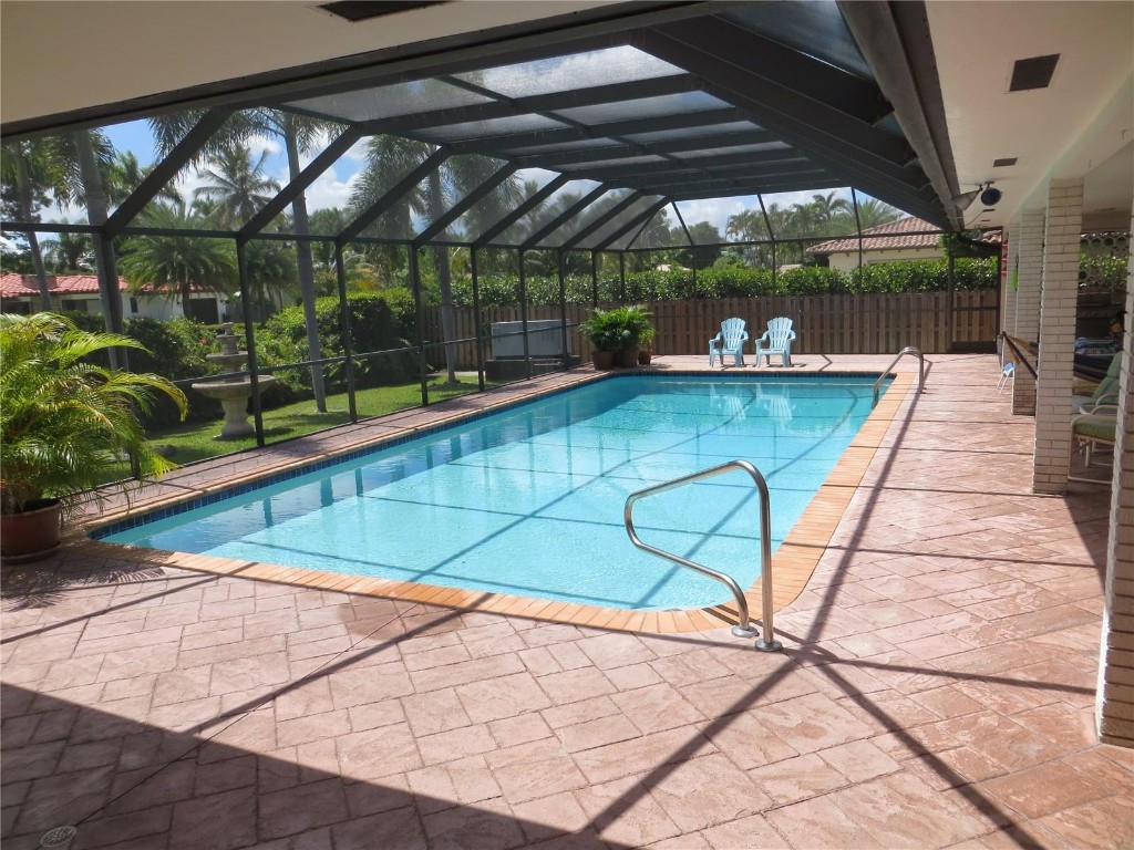 HOLLYWOOD LAKES SEC - Residential