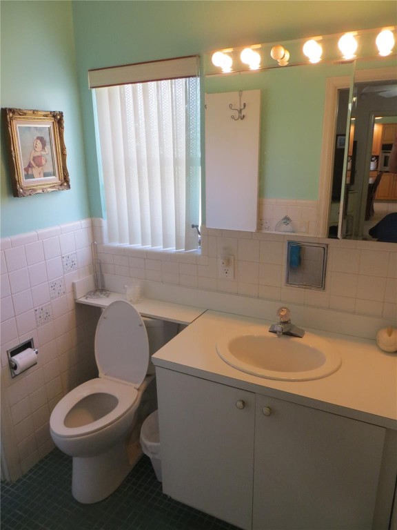 HOLLYWOOD LAKES SEC - Residential