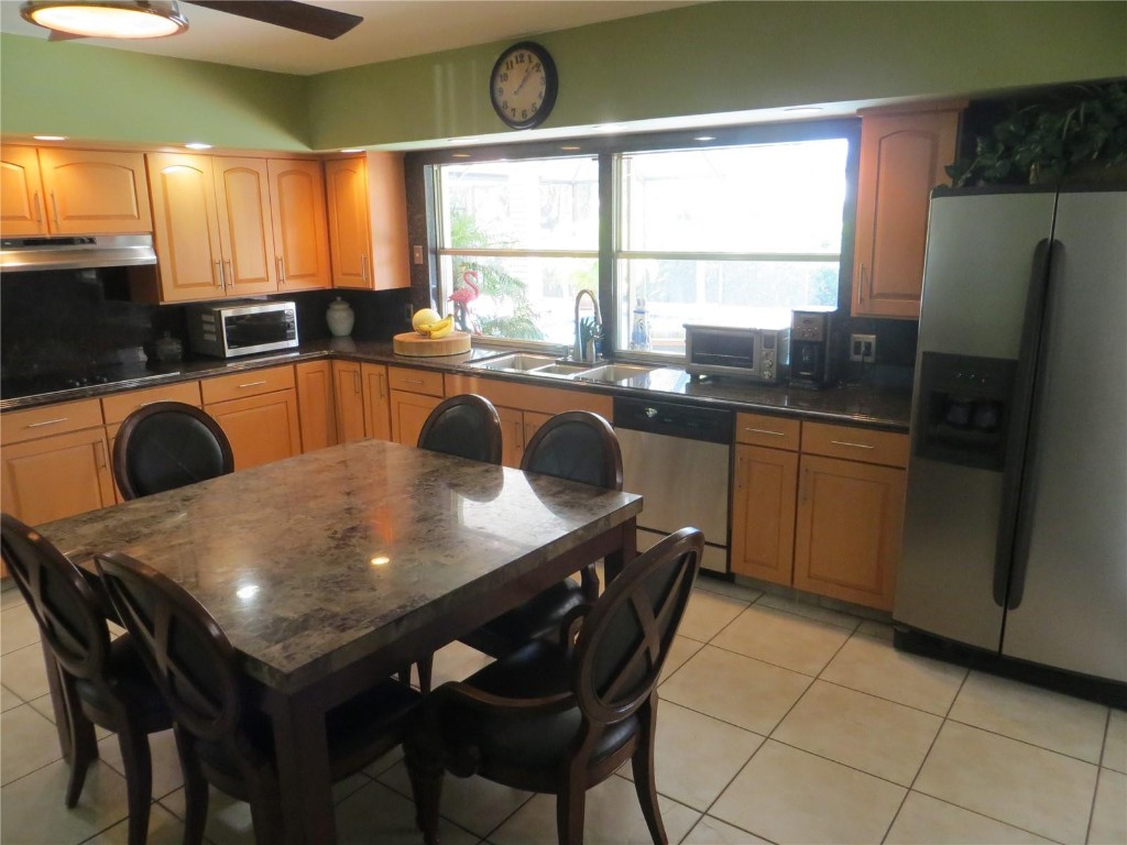 HOLLYWOOD LAKES SEC - Residential