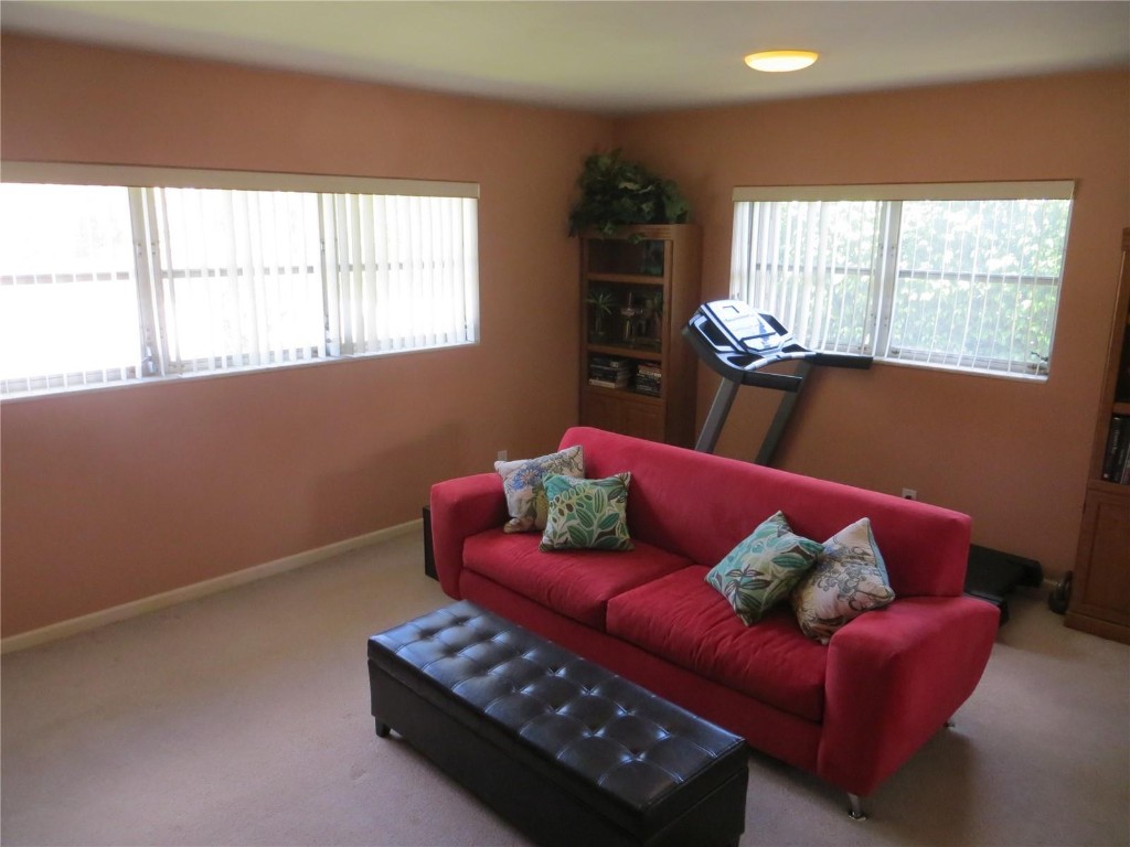 HOLLYWOOD LAKES SEC - Residential