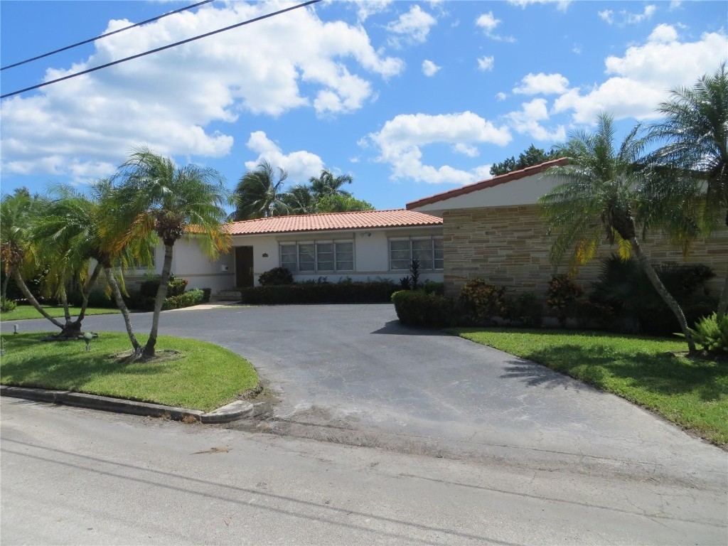 HOLLYWOOD LAKES SEC - Residential