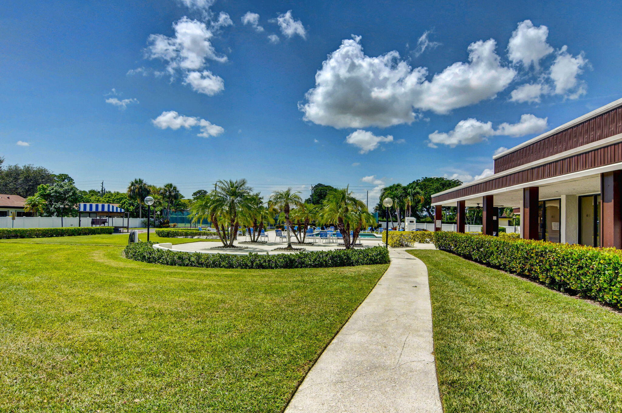 BUTTONWOOD 1 - Residential