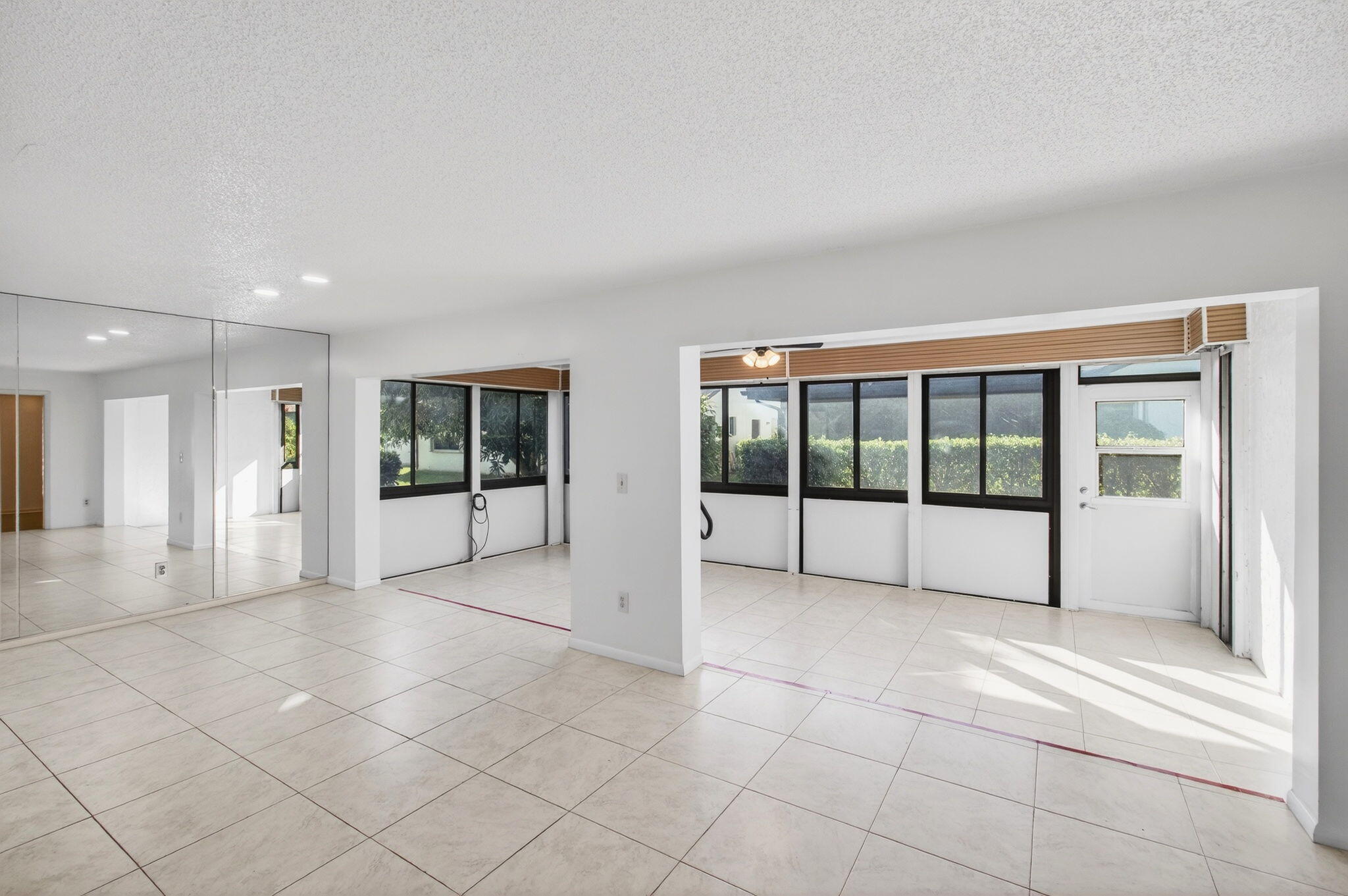 BUTTONWOOD 1 - Residential