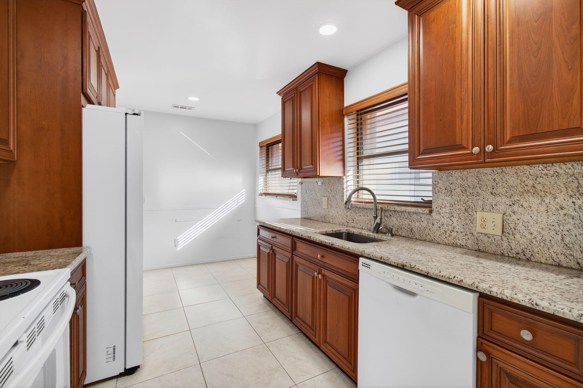 BUTTONWOOD 1 - Residential