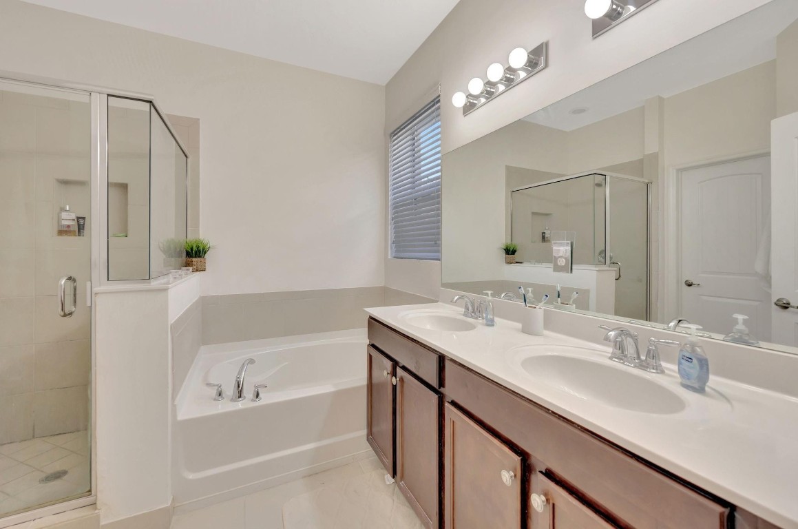 HEMINGWAY POINT - Residential