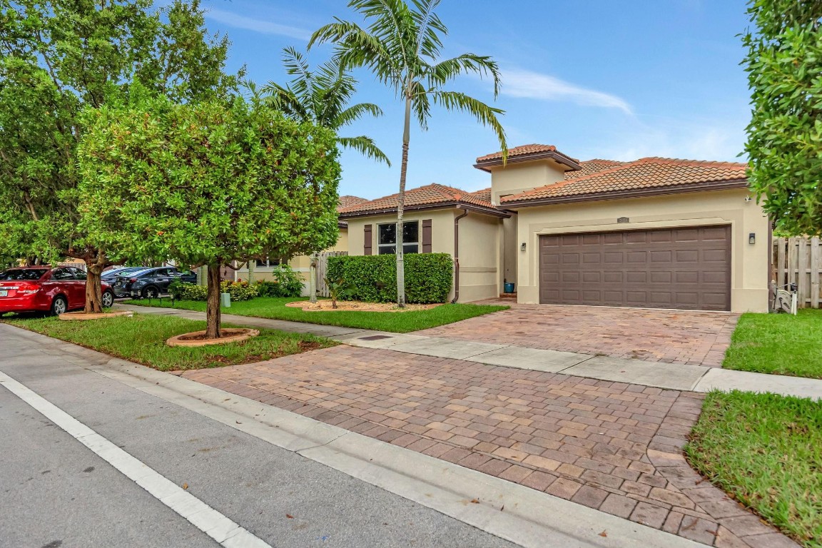 HEMINGWAY POINT - Residential