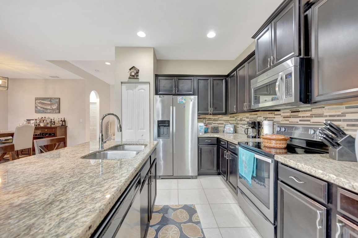 HEMINGWAY POINT - Residential