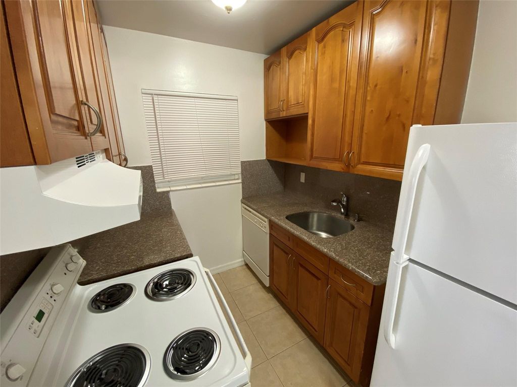 Photo of 1727 Liberty St #20, Hollywood, FL 33020 (MLS # F10397873)