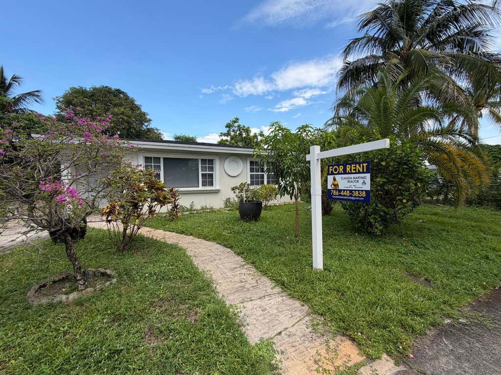 Photo of 1302 S H Street, Lake Worth Beach, FL 33460 (MLS # B26065610)