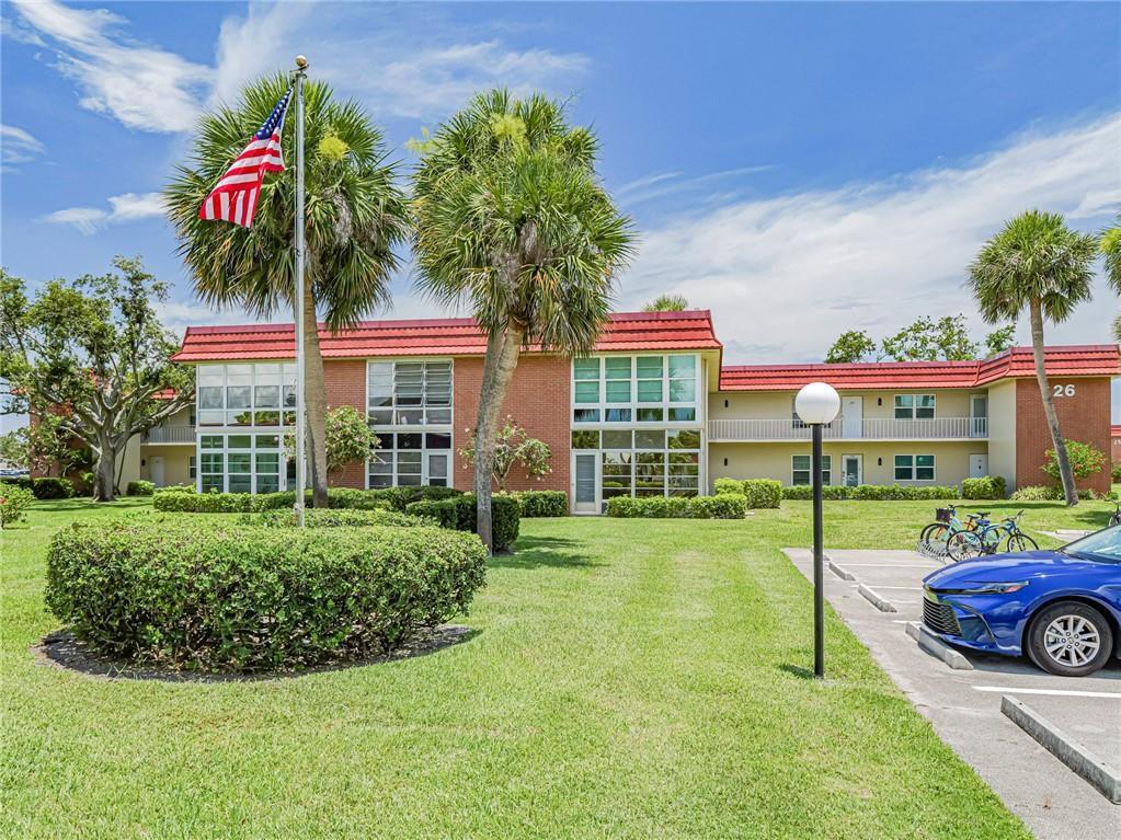 This beautifully updated 1BR/1.5BA condo in the vibrant 55+ community of Vista Royale has it all: impact windows & doors, '23 roof, '25 A/C, & '22 water heater! Prime location w/the pool right in your backyard. Live large & have it all--HOA includes ext. maintenance, master insurance, water, trash, sewer, cable, access to 4 clubhouses, heated pools, fitness centers, on-site restaurant, & top-tier amenities. Exciting upgrades underway at Mangrove Sands, the 27-hole golf course ranked among Florida's Top 10! Don't miss your chance to own in one of Vero's most active & desirable communities!
