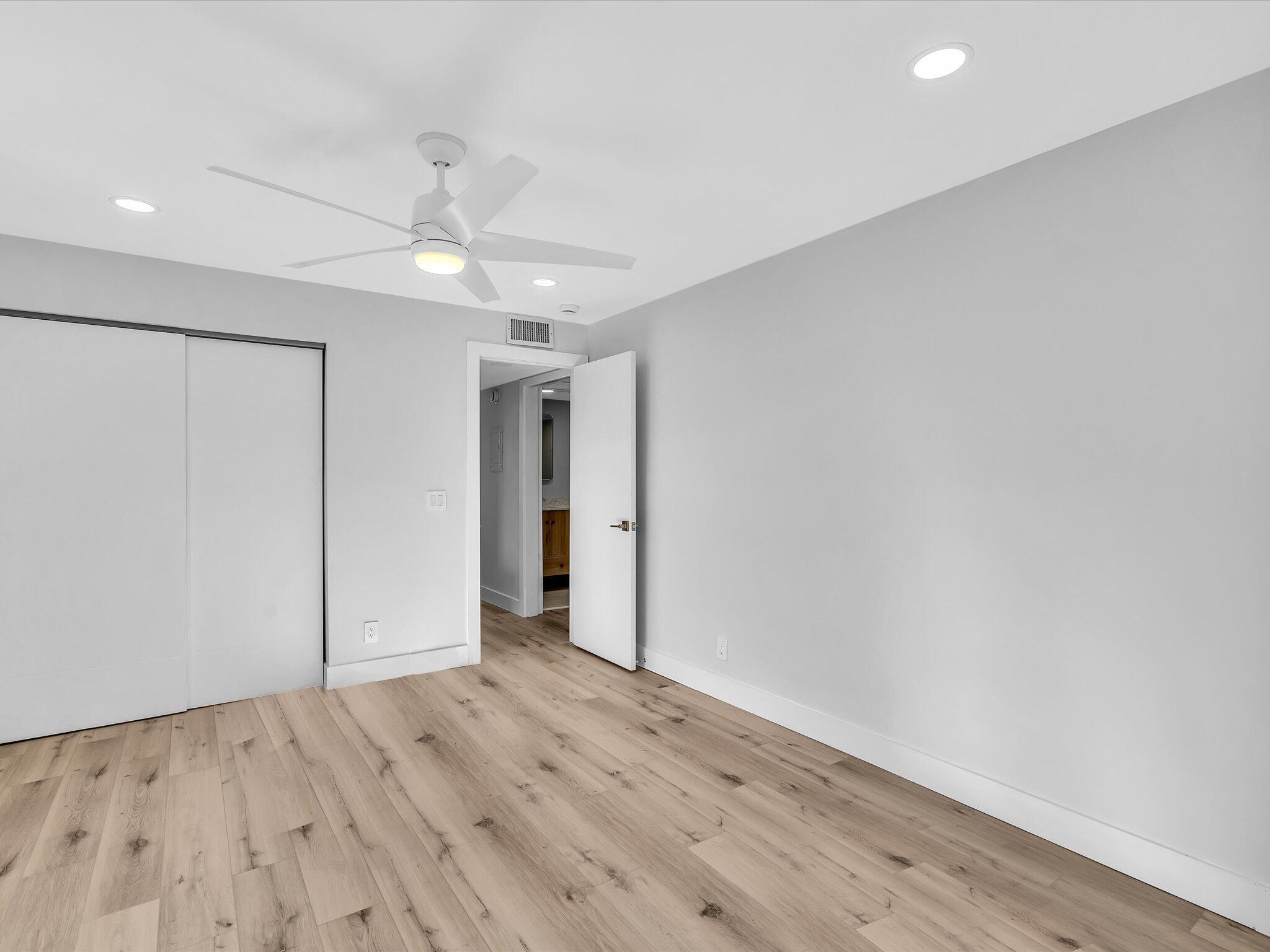 KINGS POINT FLANDERS CONDOS - Residential