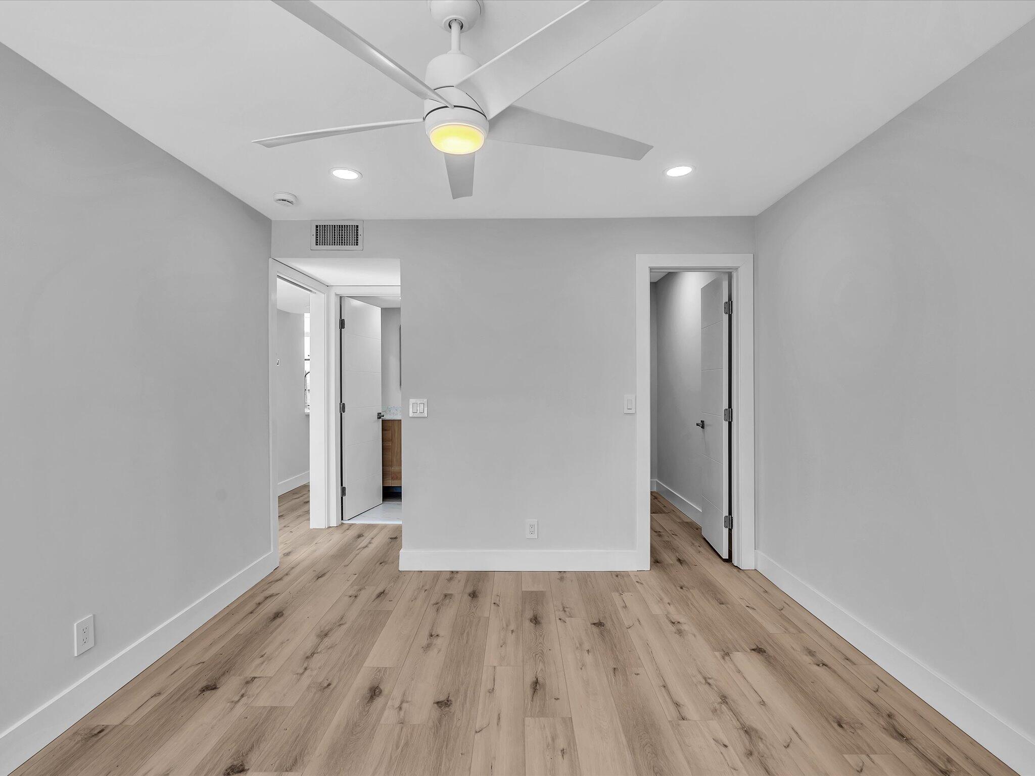 KINGS POINT FLANDERS CONDOS - Residential