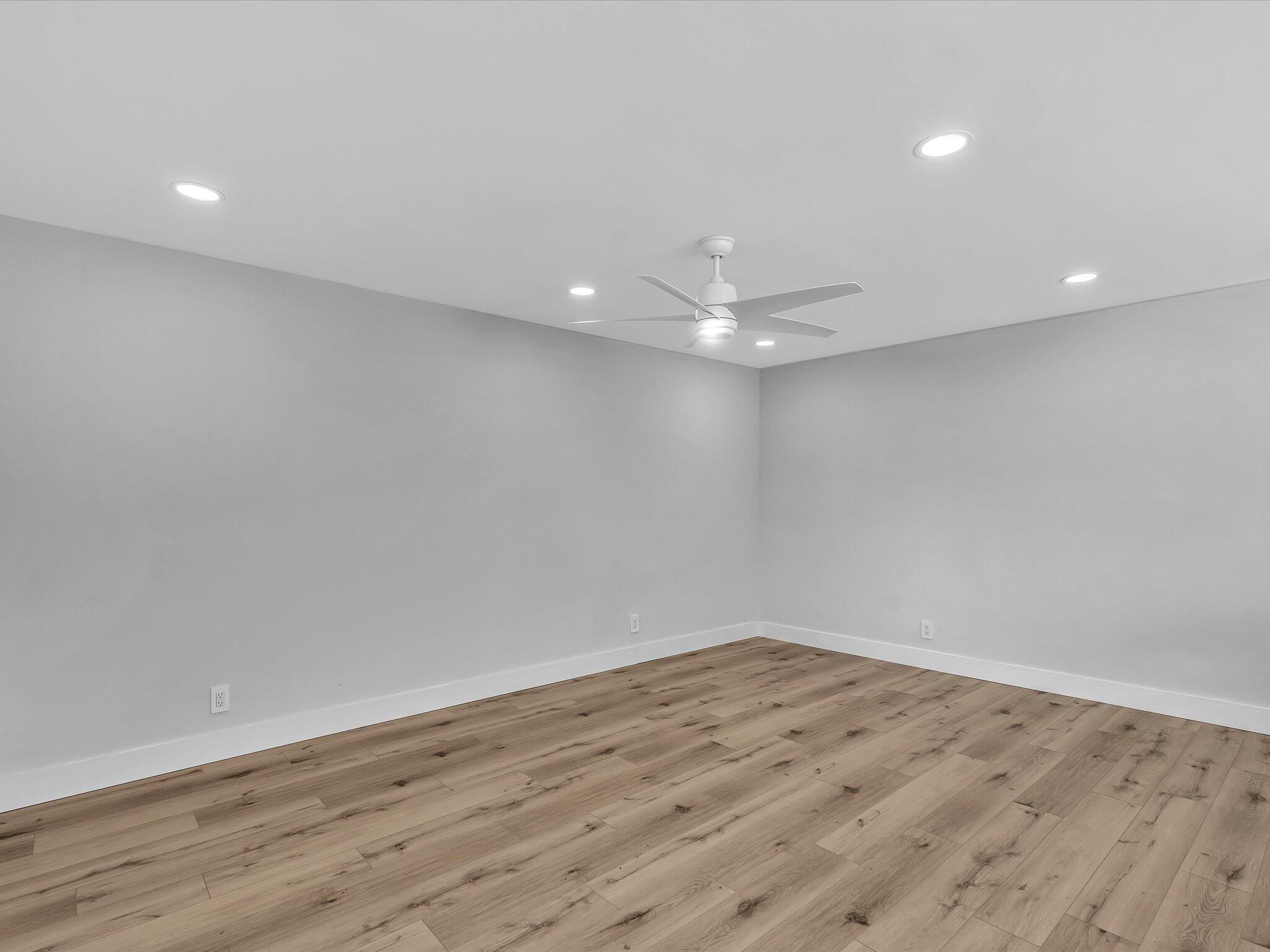 KINGS POINT FLANDERS CONDOS - Residential