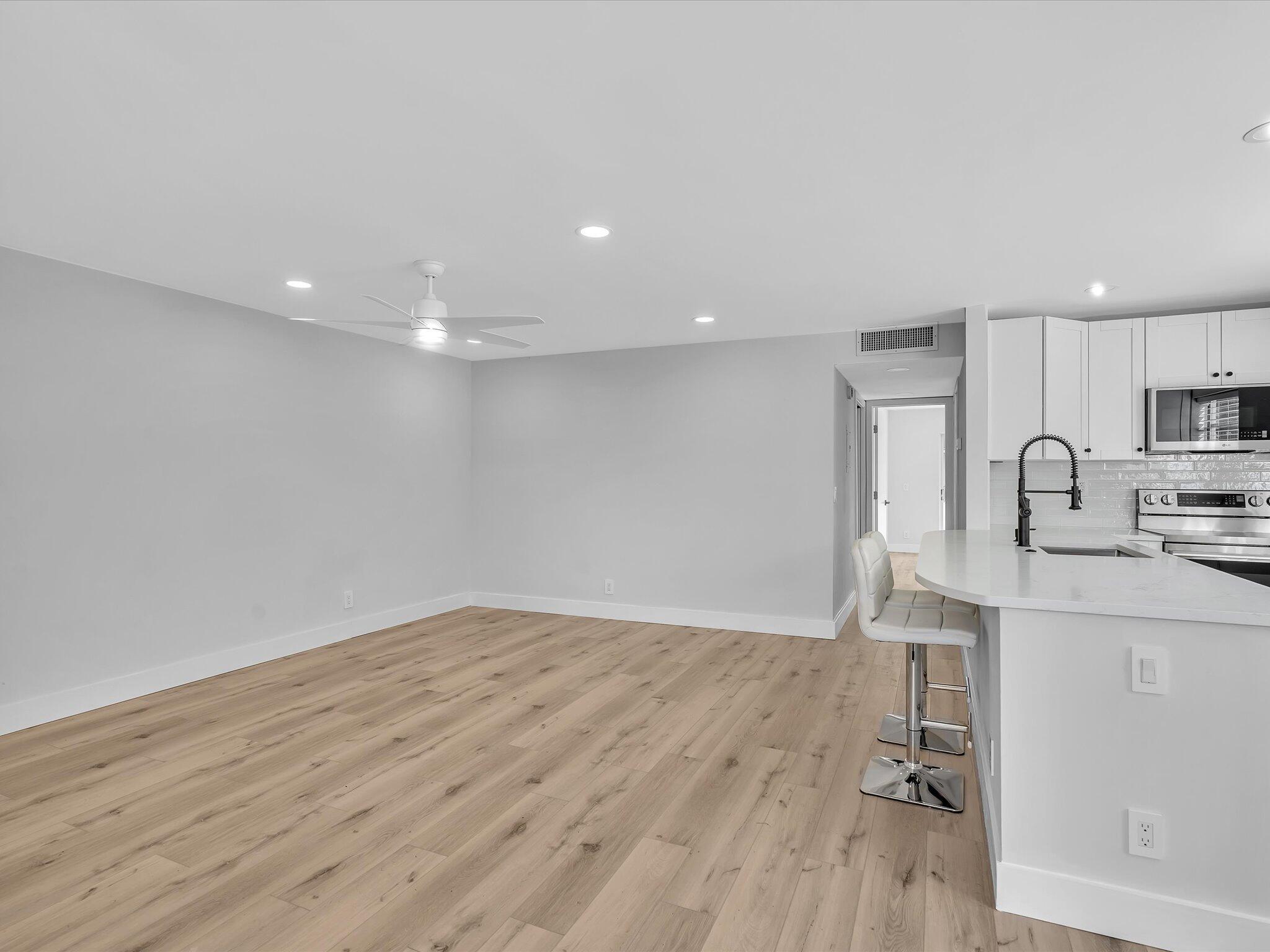 KINGS POINT FLANDERS CONDOS - Residential