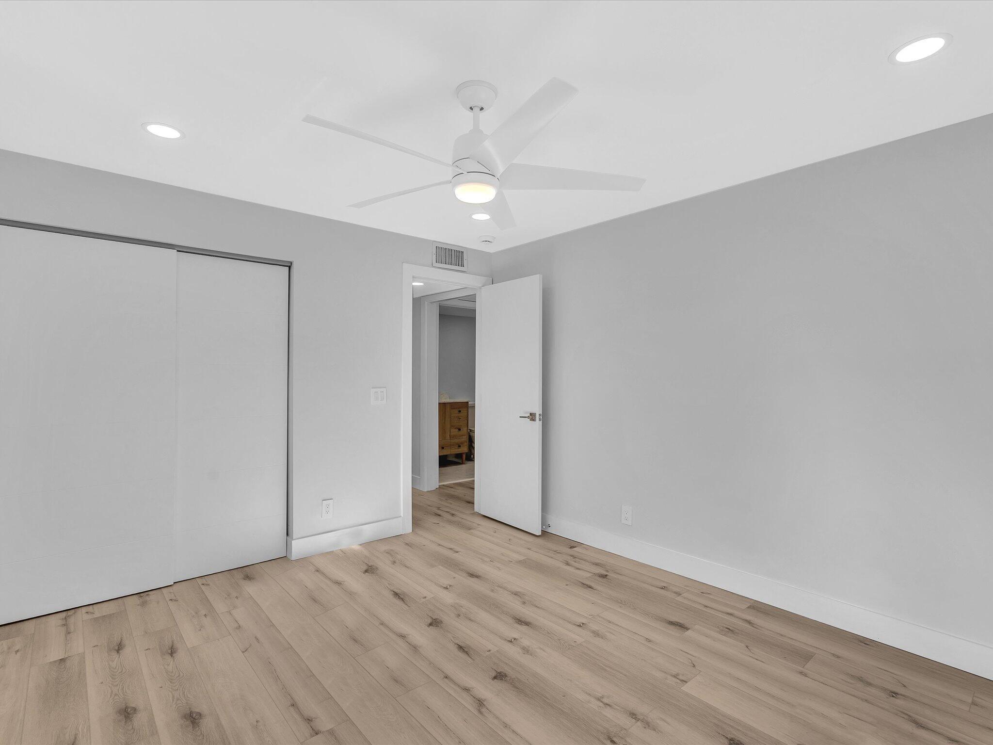 KINGS POINT FLANDERS CONDOS - Residential