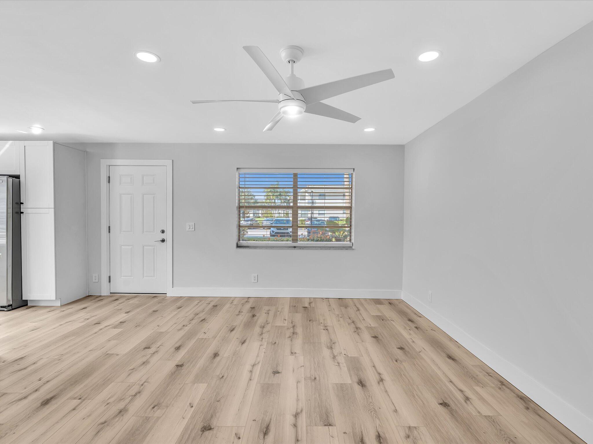 KINGS POINT FLANDERS CONDOS - Residential