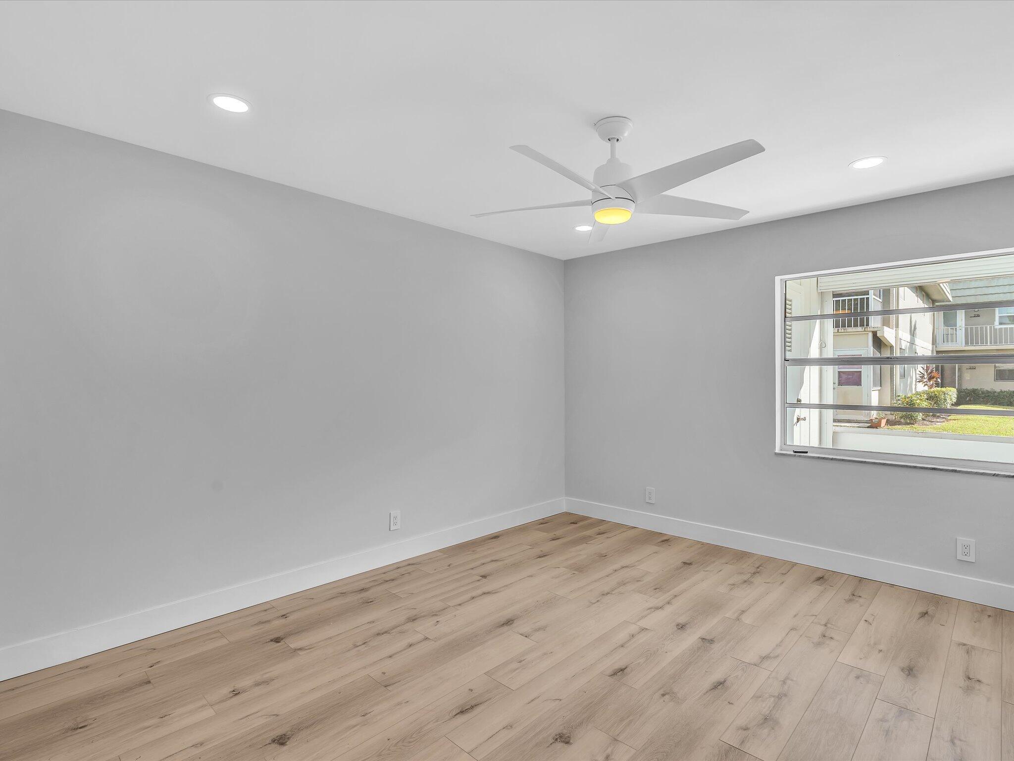 KINGS POINT FLANDERS CONDOS - Residential