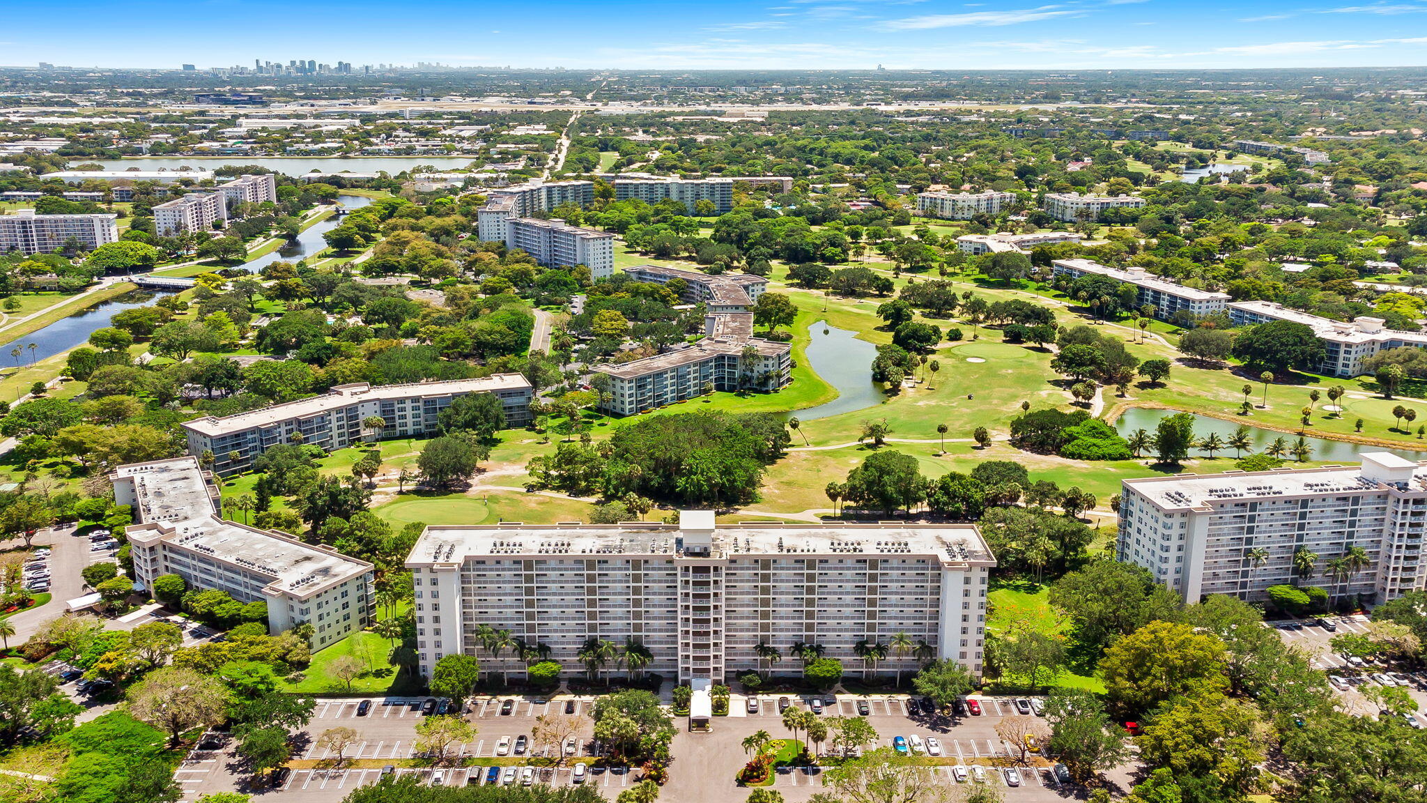 NO 112 PALM-AIRE COUNTRY CLUB - Residential