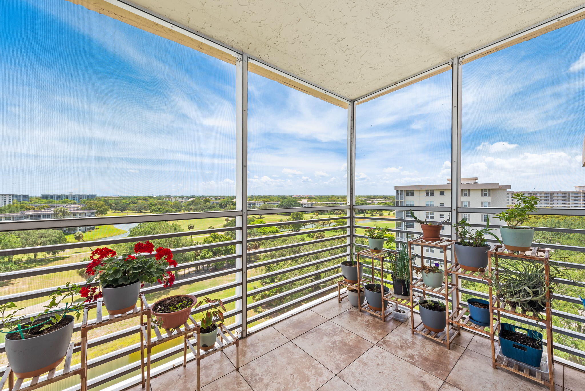 NO 112 PALM-AIRE COUNTRY CLUB - Residential