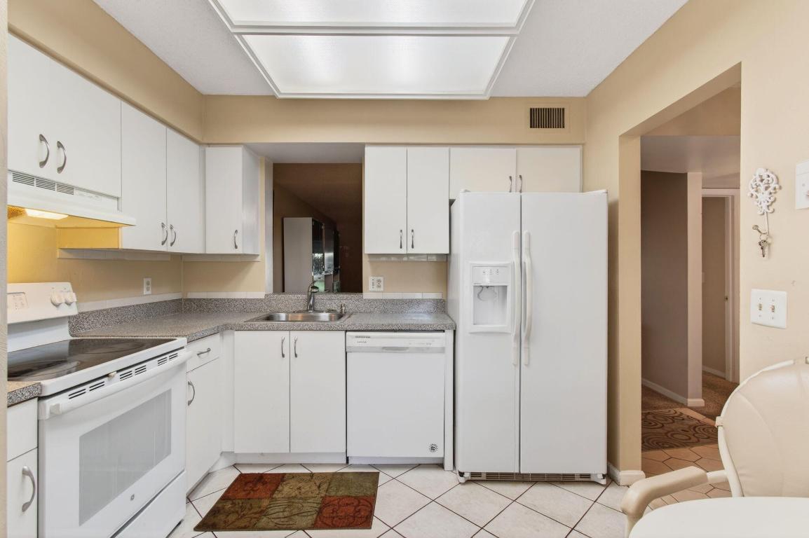 VILLAGES OF ORIOLE - Residential