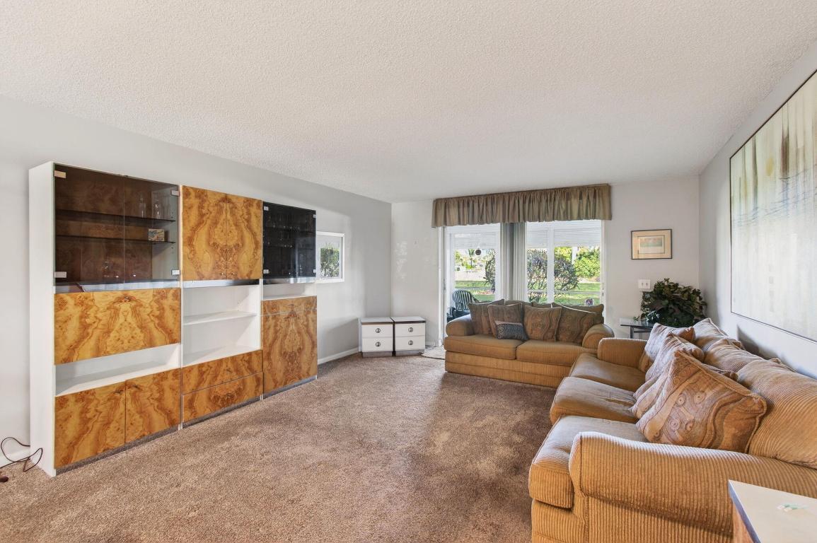 VILLAGES OF ORIOLE - Residential