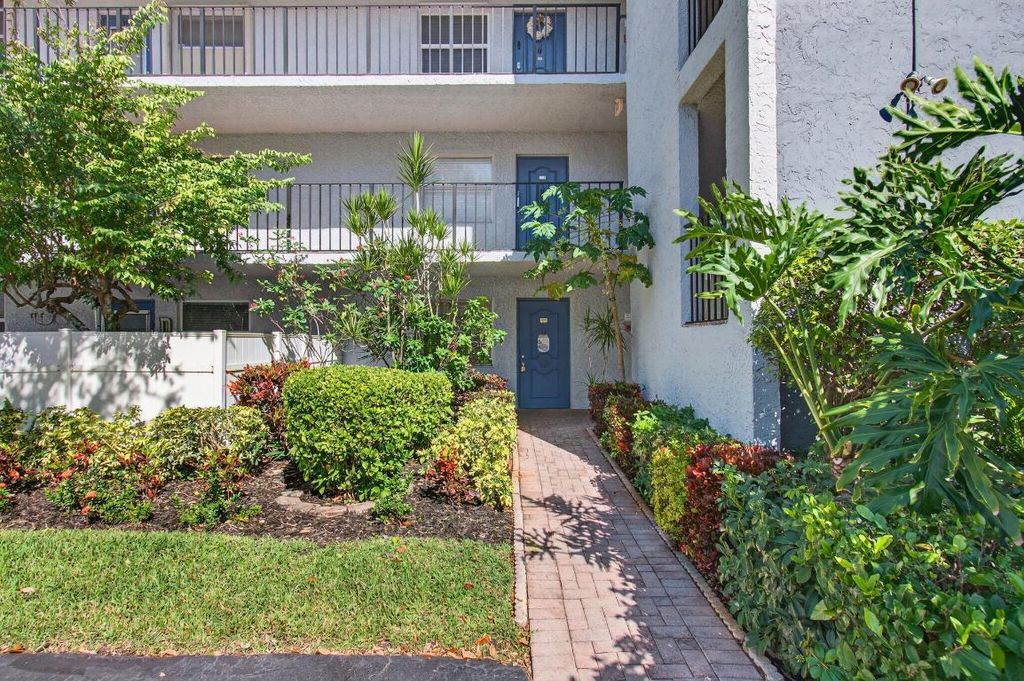 Photo of 14701 Cumberland Drive #1080, Delray Beach, FL 33446 (MLS # R11155375)