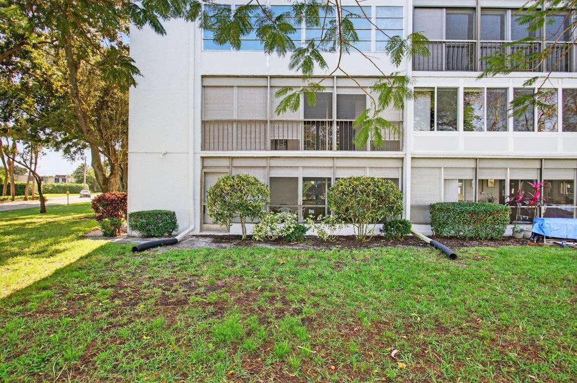 VILLAGES OF ORIOLE - Residential