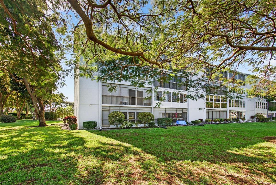 VILLAGES OF ORIOLE - Residential