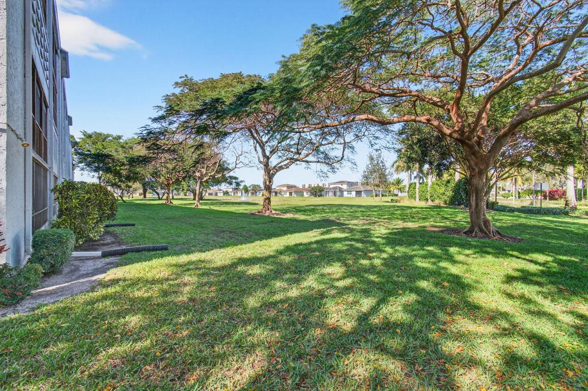 VILLAGES OF ORIOLE - Residential