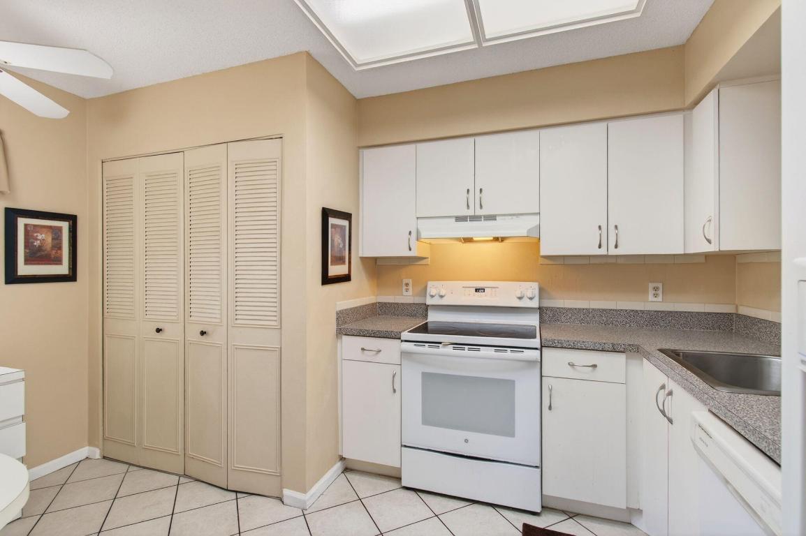 VILLAGES OF ORIOLE - Residential