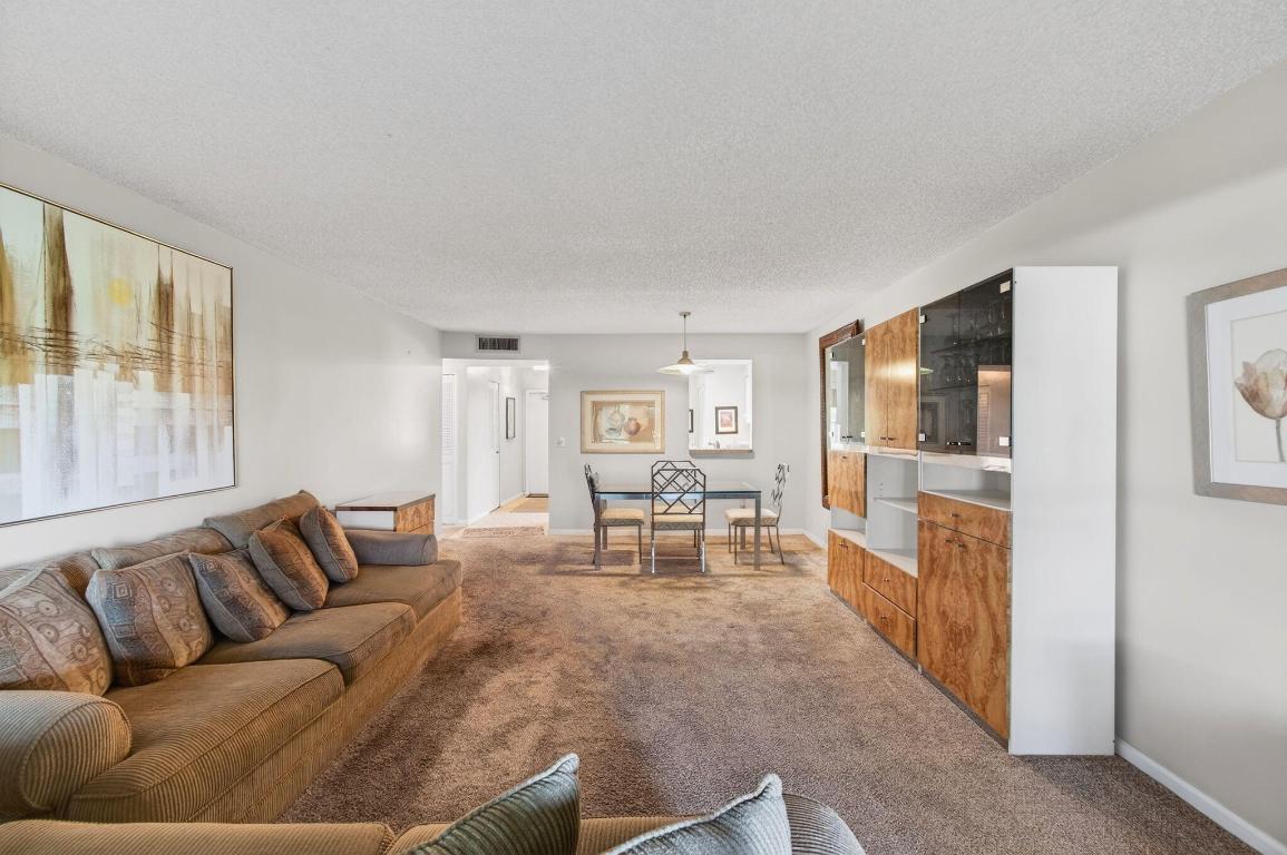 VILLAGES OF ORIOLE - Residential