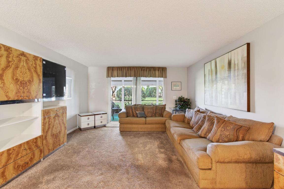 VILLAGES OF ORIOLE - Residential